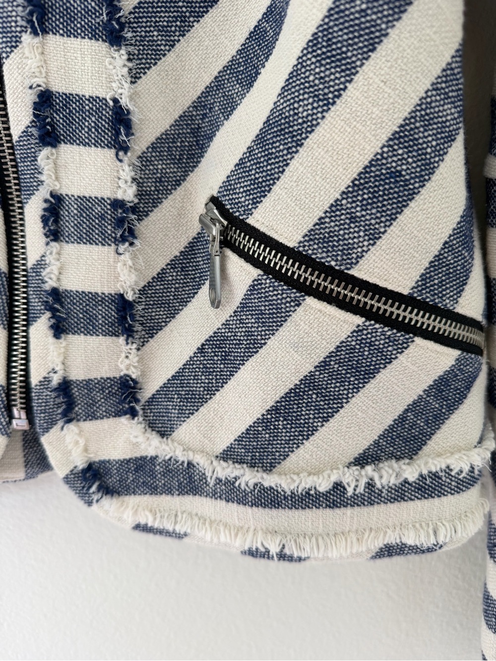 Rebecca Minkoff Salinas Blue White Striped Croped Bomber Jacket Size 2 - Picture 4 of 8